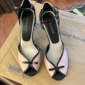 Highlights Pink and Black Bow Accent Heels